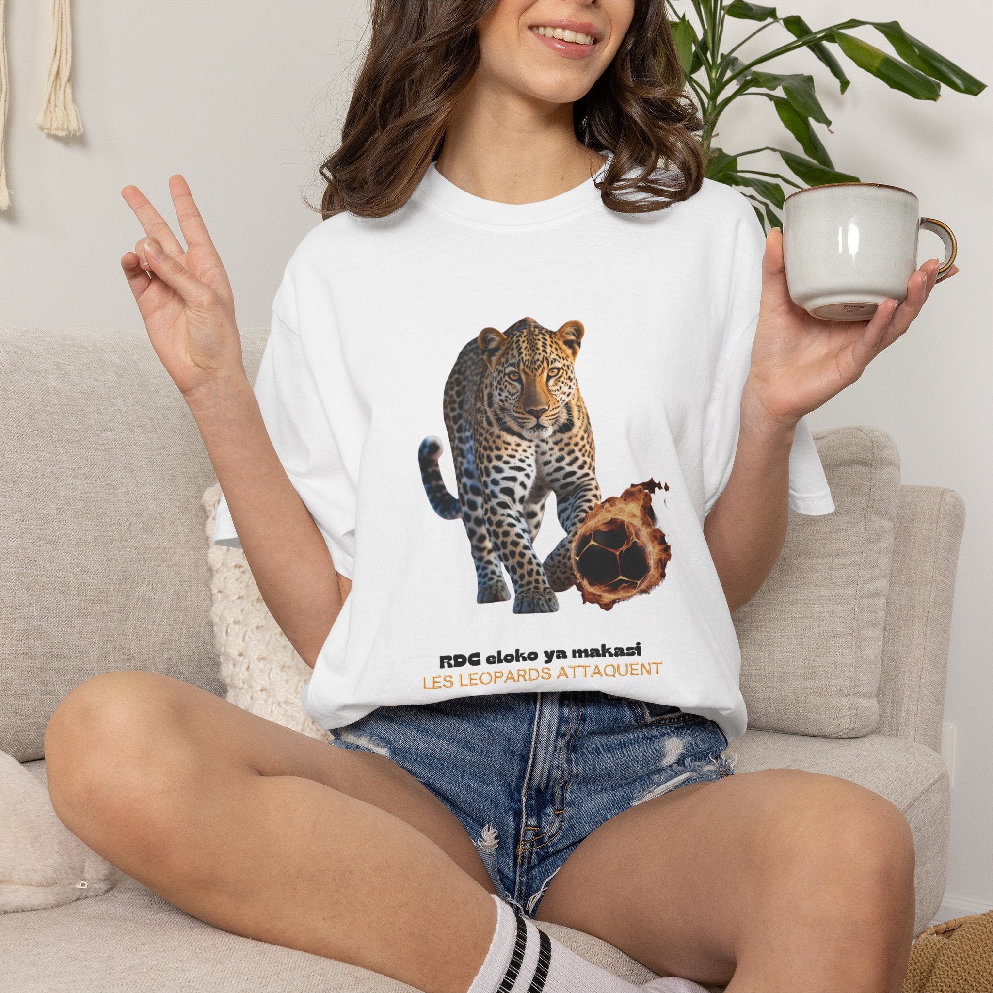 The Leopards Attack Graphic T-Shirt 'Les léopards attaquent' Wildlife Sports Fan Tee