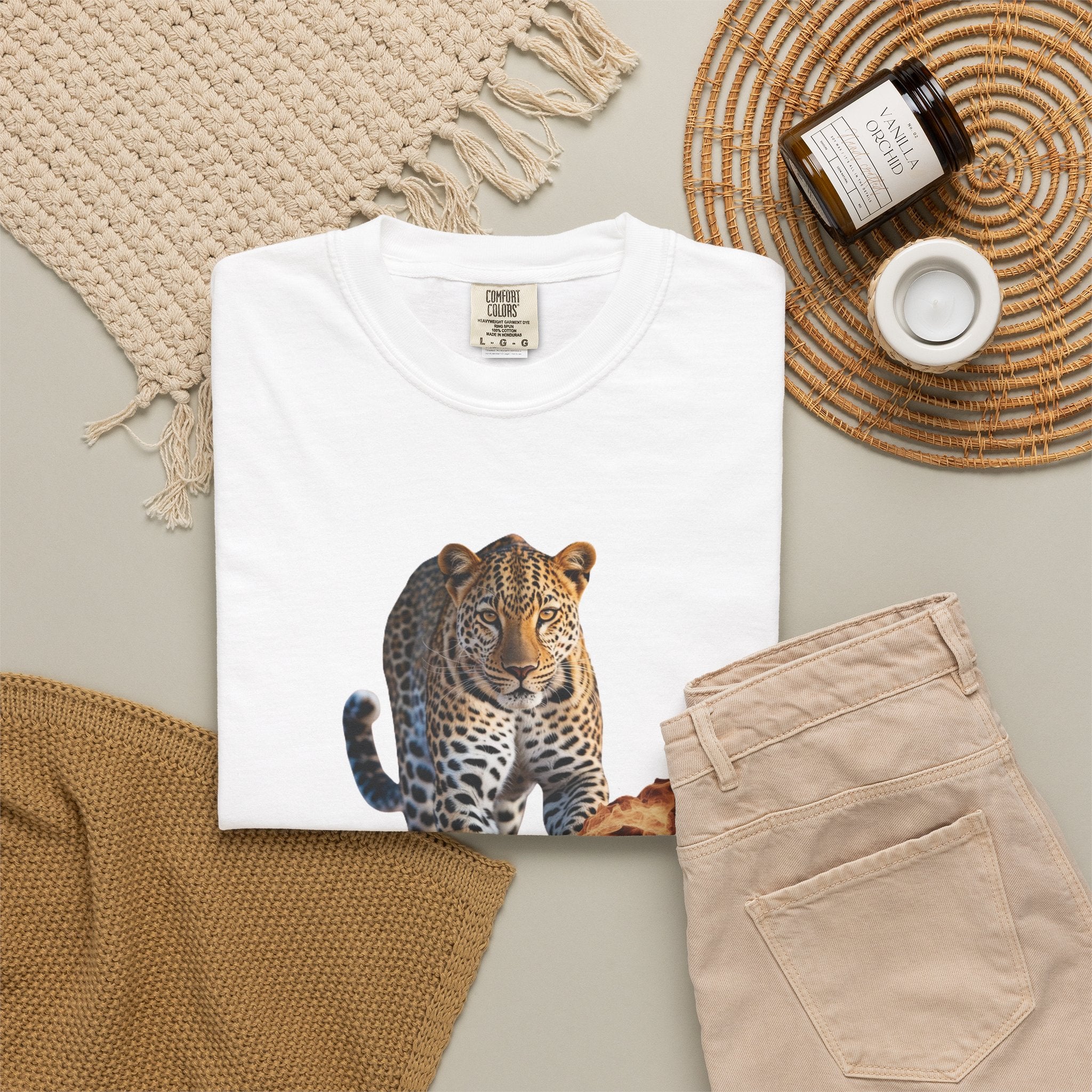 The Leopards Attack Graphic T-Shirt 'Les léopards attaquent' Wildlife Sports Fan Tee