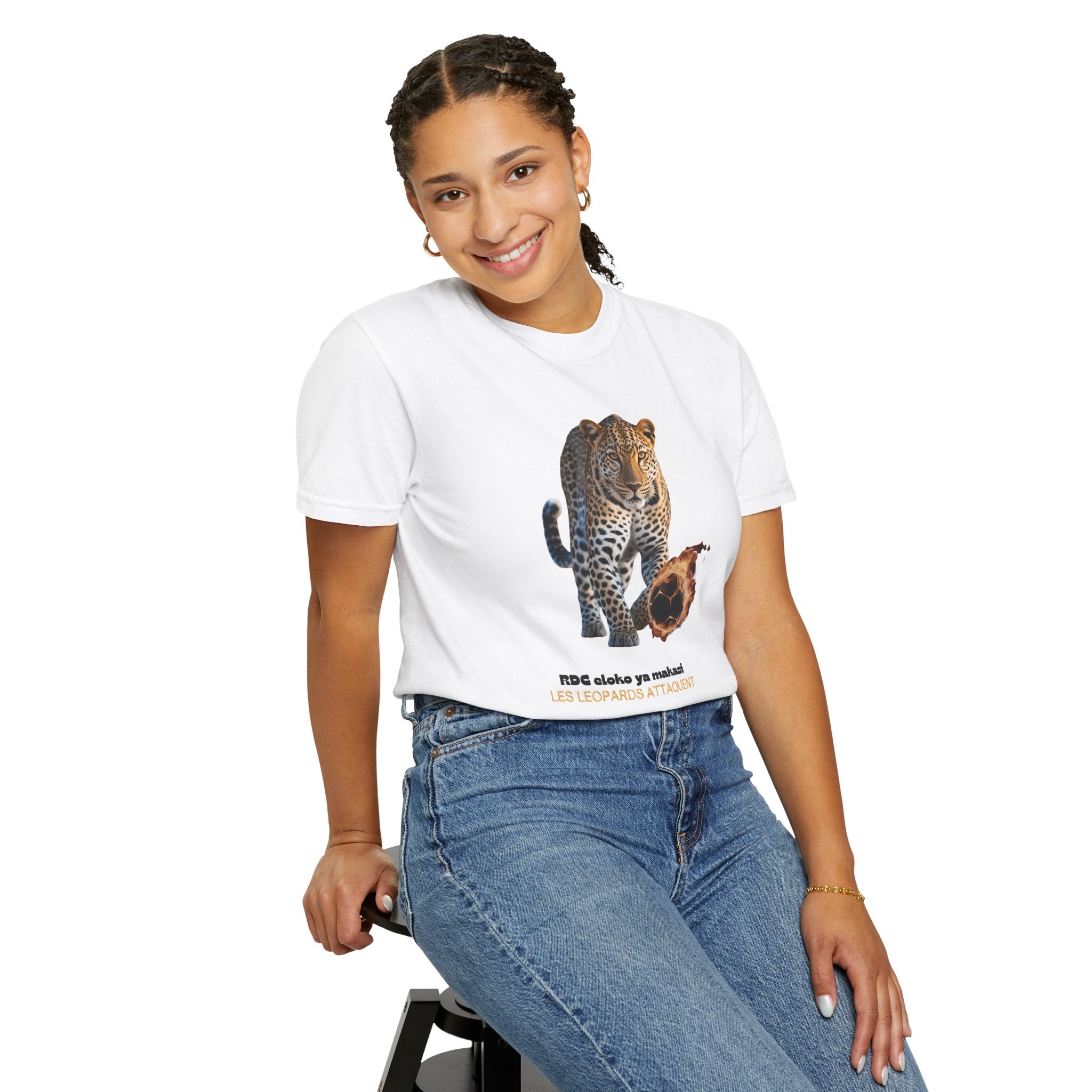 The Leopards Attack Graphic T-Shirt 'Les léopards attaquent' Wildlife Sports Fan Tee